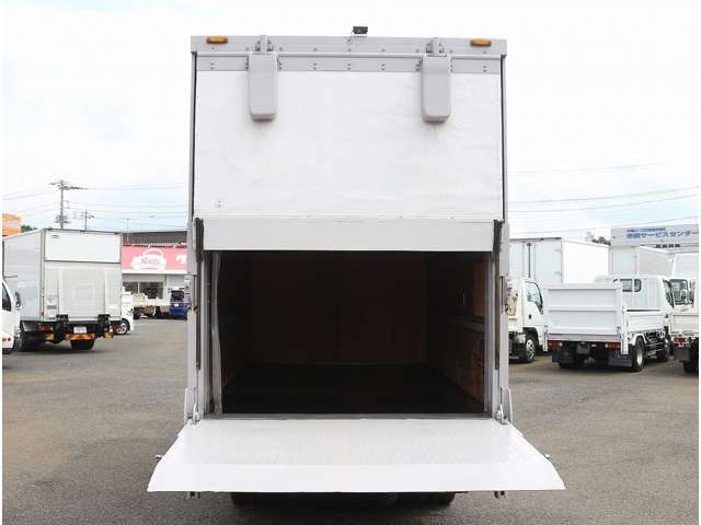 Hino Dutro 12