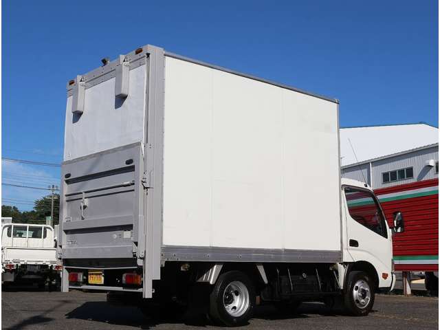 Hino Dutro 2