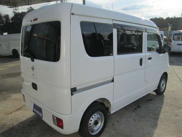 Nissan NV100 Clipper 11