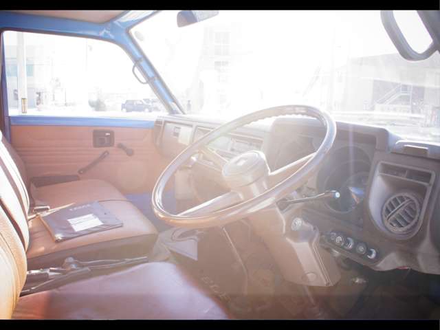 Isuzu Elf 11