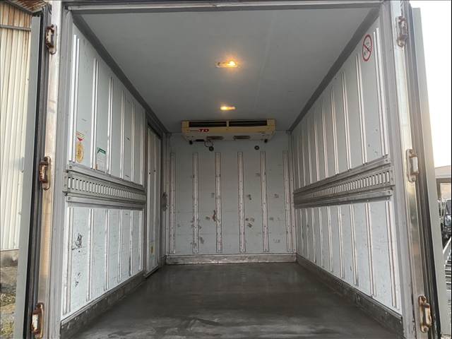 Isuzu Elf 3