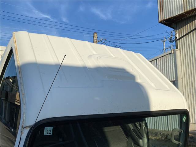 Isuzu Elf 8