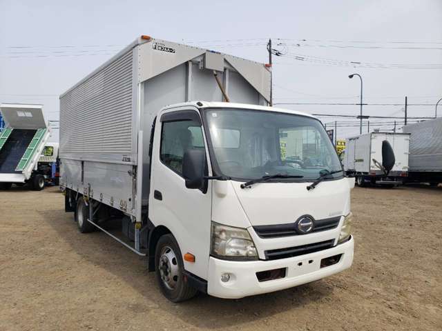 Hino Dutro 3