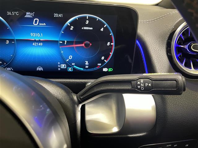 Mercedes-Benz GLB 11