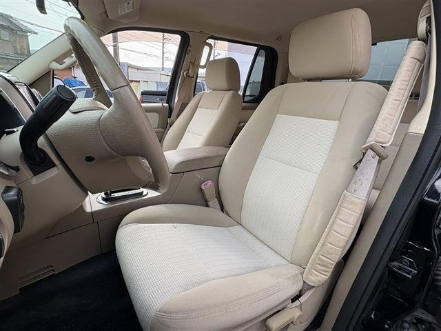 Ford Explorer Sport Trac 3