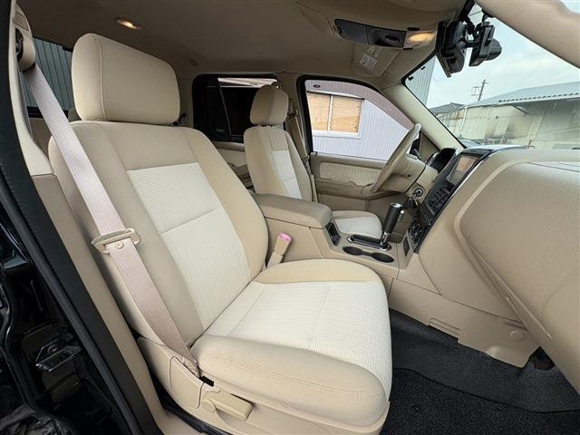 Ford Explorer Sport Trac 4