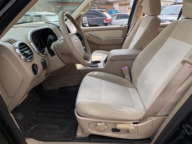 Ford Explorer Sport Trac 3