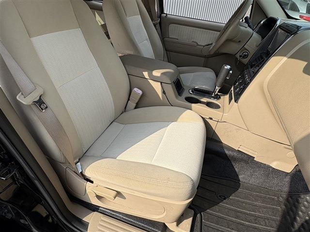 Ford Explorer Sport Trac 4