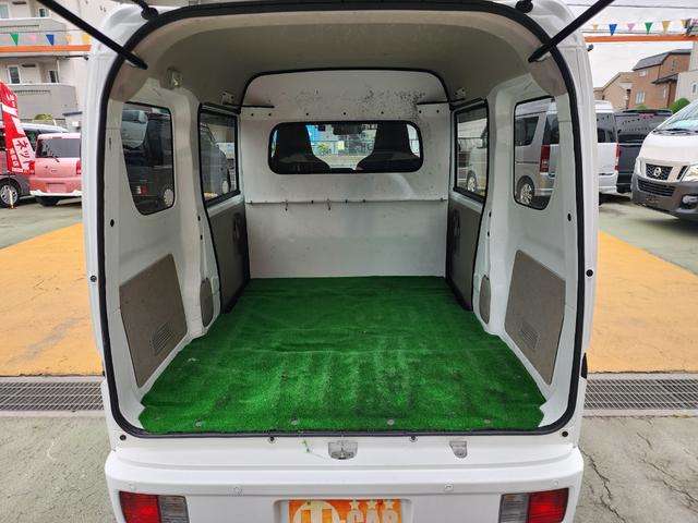 Mitsubishi Minicab Van 11