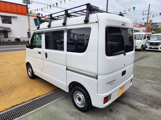 Mitsubishi Minicab Van 10