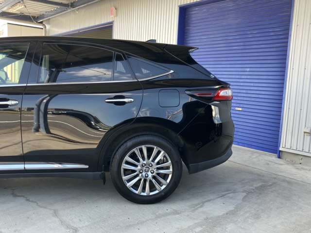 Toyota Harrier 4