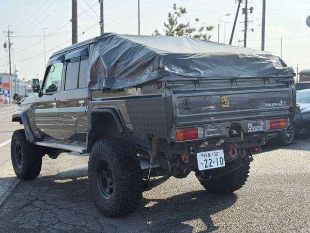 Toyota Land Cruiser 70 Pickup 11