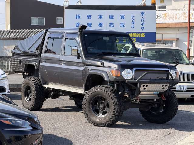 Toyota Land Cruiser 70 Pickup 3