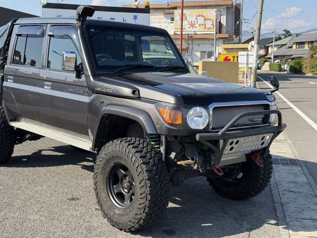 Toyota Land Cruiser 70 Pickup 4
