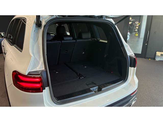 Mercedes-Benz GLB 11