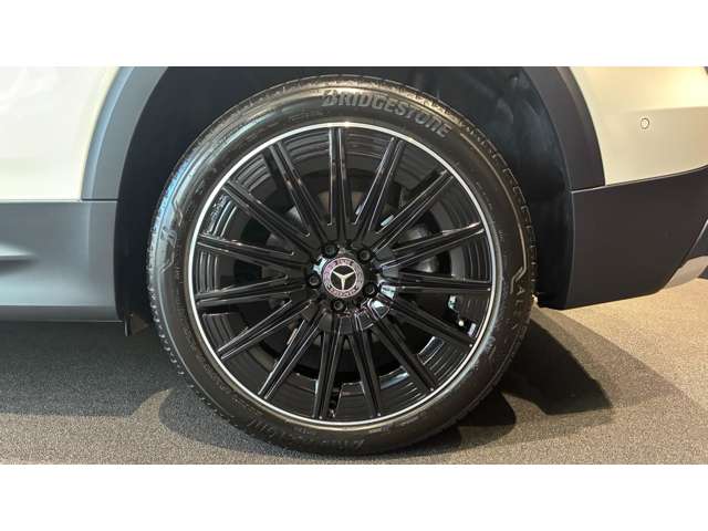 Mercedes-Benz GLB 4