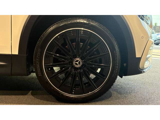 Mercedes-Benz GLB 5