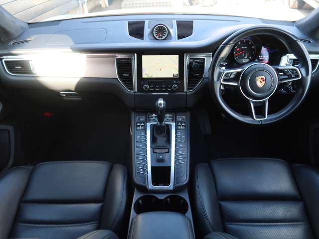 Porsche Macan 11