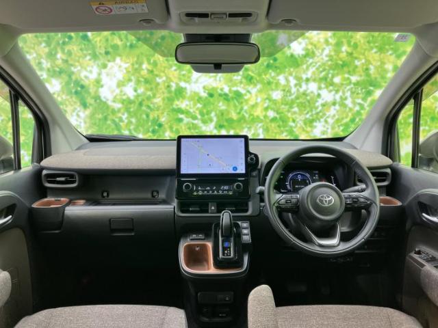 Toyota Sienta 2