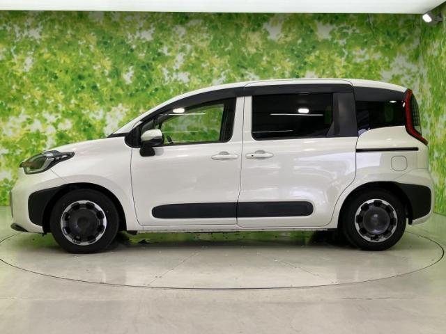 Toyota Sienta 5