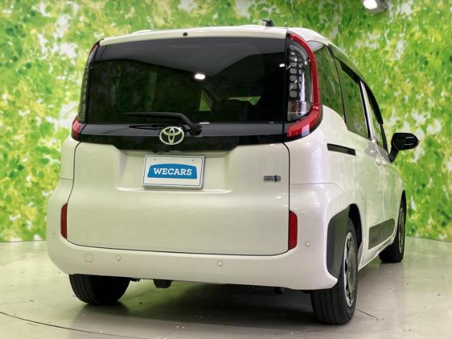 Toyota Sienta 6