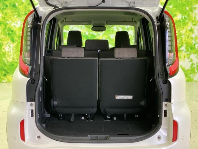 Toyota Sienta 10