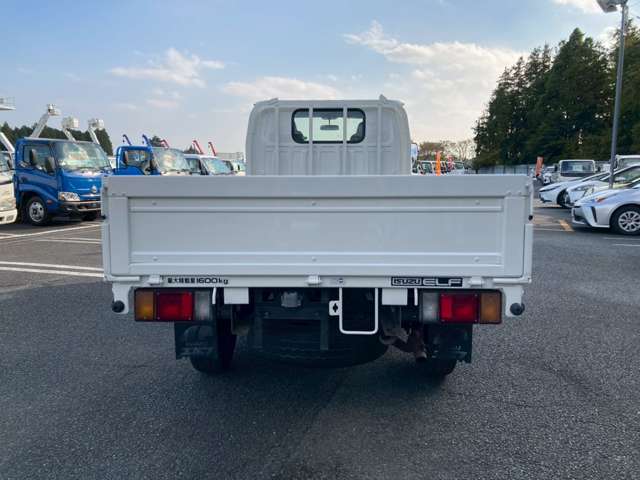 Isuzu Elf 6