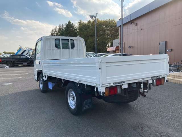 Isuzu Elf 7