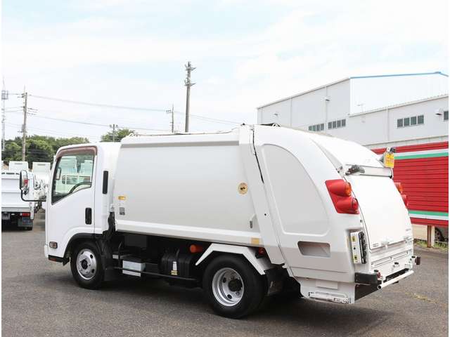 Isuzu Elf 11