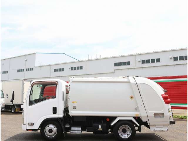 Isuzu Elf 12