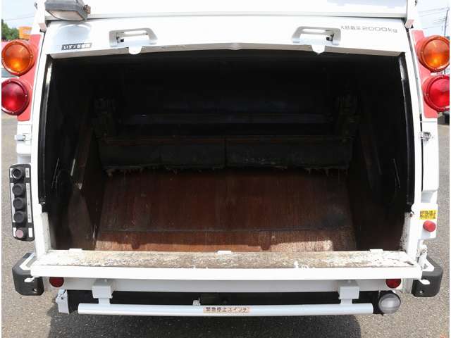 Isuzu Elf 2