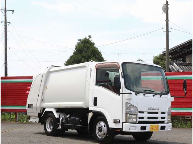 Isuzu Elf 7