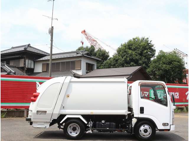 Isuzu Elf 8