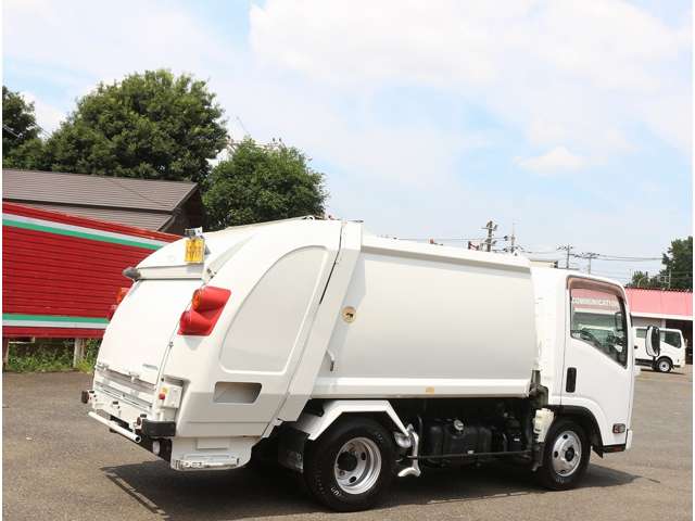 Isuzu Elf 9