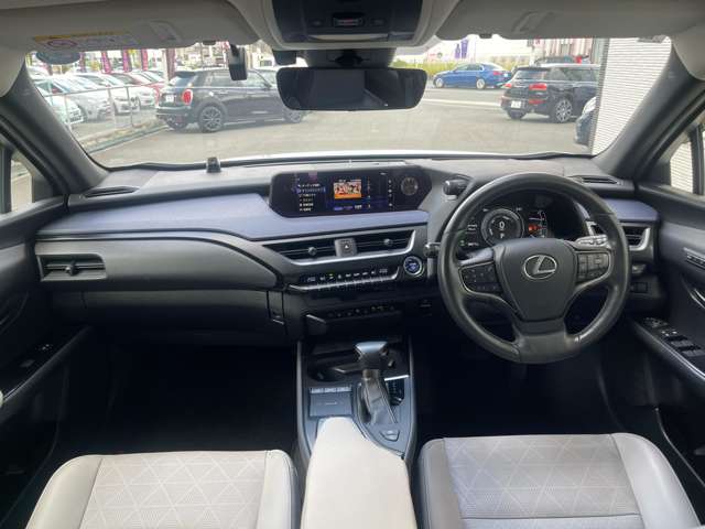 Lexus UX 5