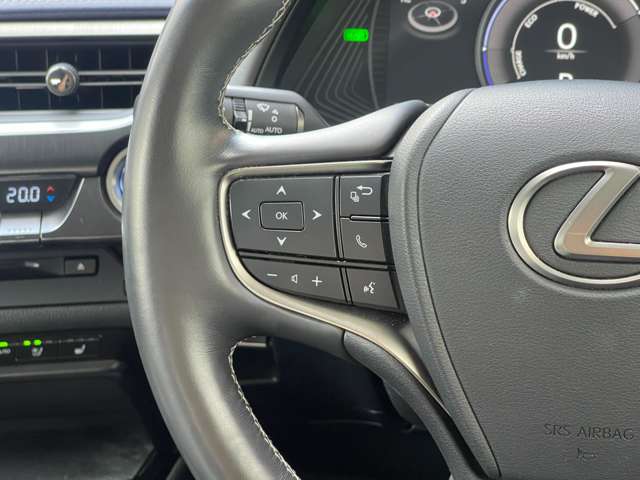 Lexus UX 7