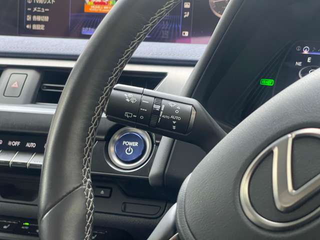 Lexus UX 9
