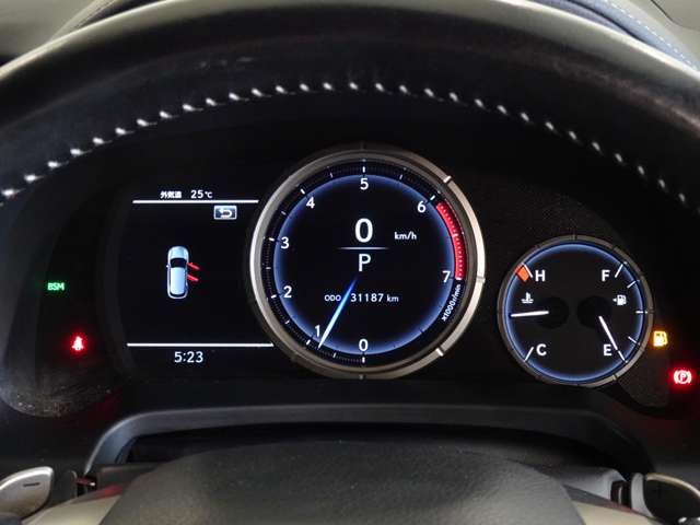 Lexus RX 9