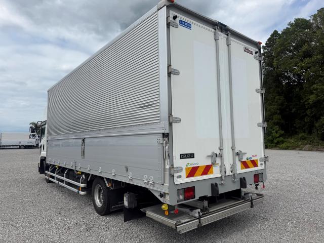 Isuzu Forward 4