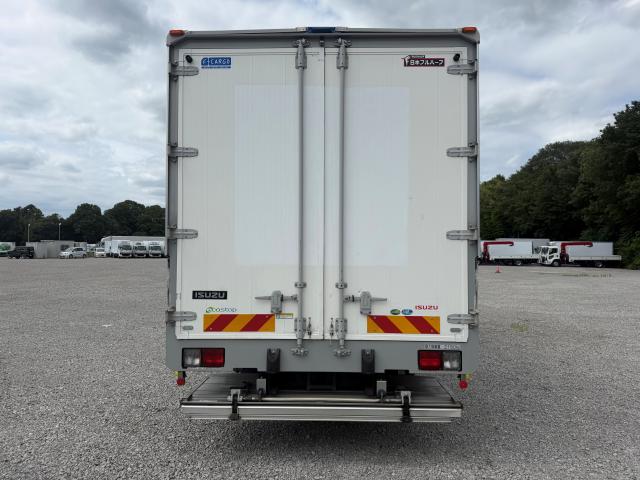 Isuzu Forward 5