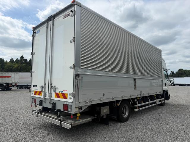 Isuzu Forward 6