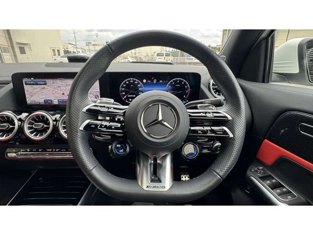 Mercedes-Benz GLA-Class 11