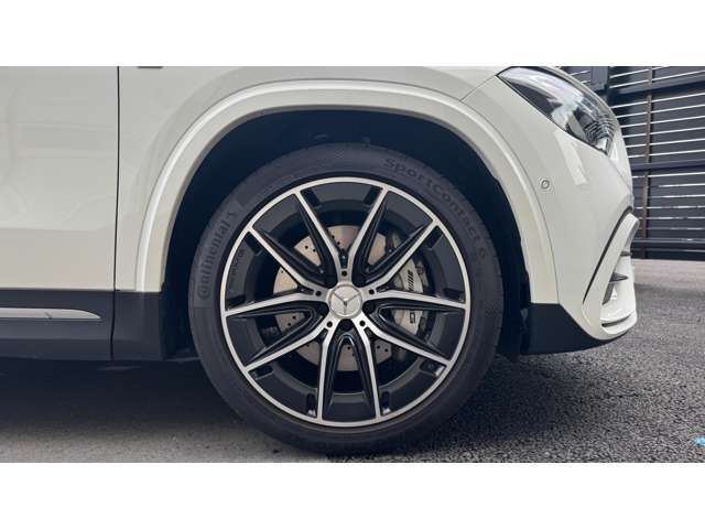 Mercedes-Benz GLA-Class 6