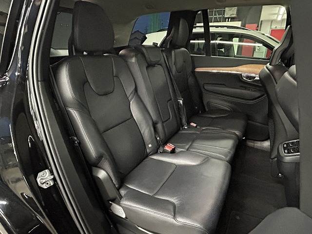 Volvo XC90 11