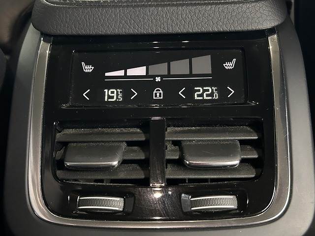 Volvo XC90 8