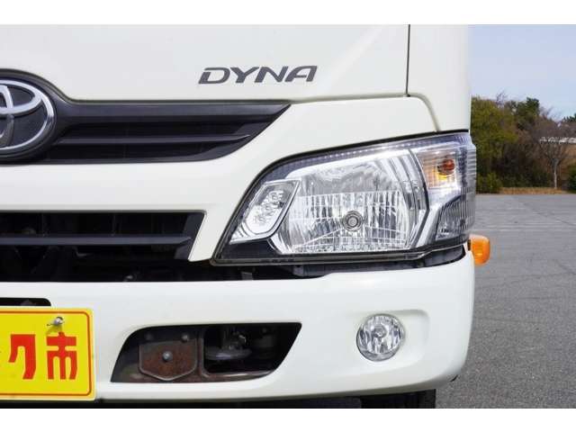Toyota Dyna Route Van 12