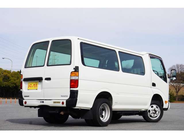 Toyota Dyna Route Van 2