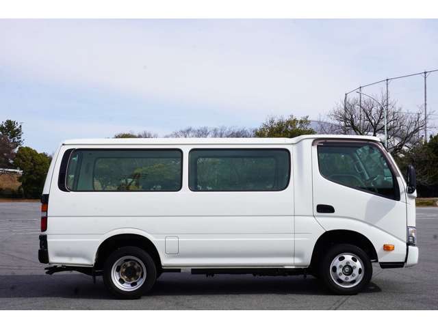 Toyota Dyna Route Van 7