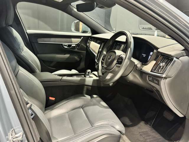 Volvo V90 Cross Country 6