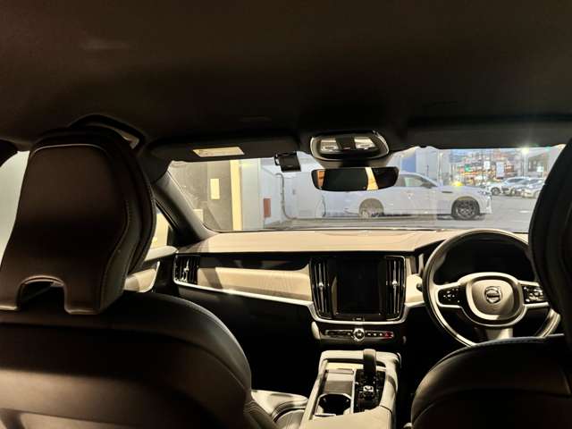 Volvo V90 Cross Country 10